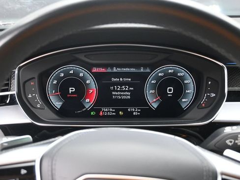Used 2022 Audi S8 AWD/4WD image 11