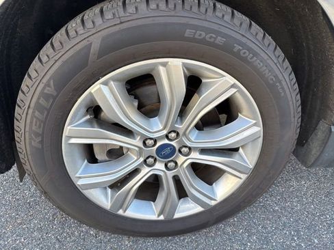 Used 2022 Ford Edge Titanium image 14