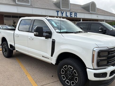New 2026 Ford F250 Platinum w/ FX4 Off-Road Package AWD/4WD image 2