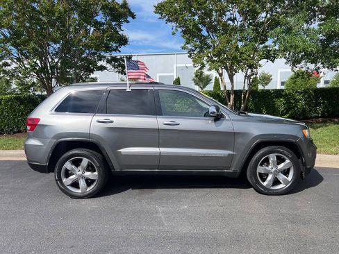 Used 2012 Jeep Grand Cherokee Overland w/ Trailer Tow Group IV image 2