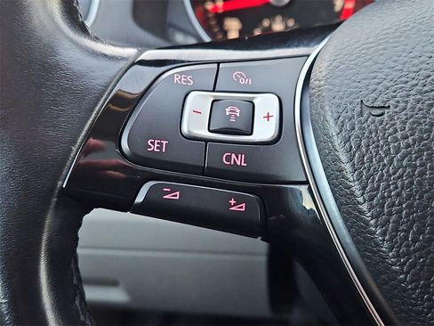 Used 2018 Volkswagen Passat 2.0T SE image 23