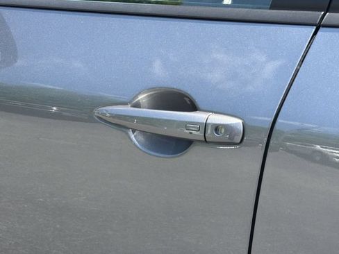 Used 2025 Nissan Rogue SV FWD image 29