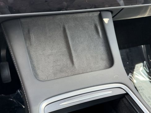 Used 2023 Tesla Model Y Long Range AWD/4WD image 30
