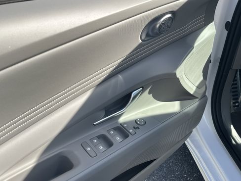 New 2026 Hyundai Elantra Sport FWD image 16