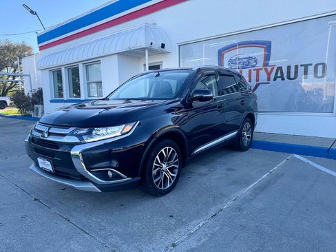Used 2018 Mitsubishi Outlander SE image 11