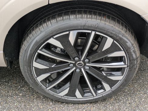 New 2026 Volvo XC60 B5 Ultra w/ Protection Package Premier image 17