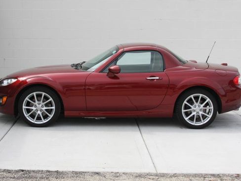 Used 2009 MAZDA MX-5 Miata Grand Touring w/ Premium Pkg RWD image 34