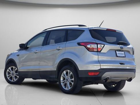 Used 2018 Ford Escape SE FWD image 14