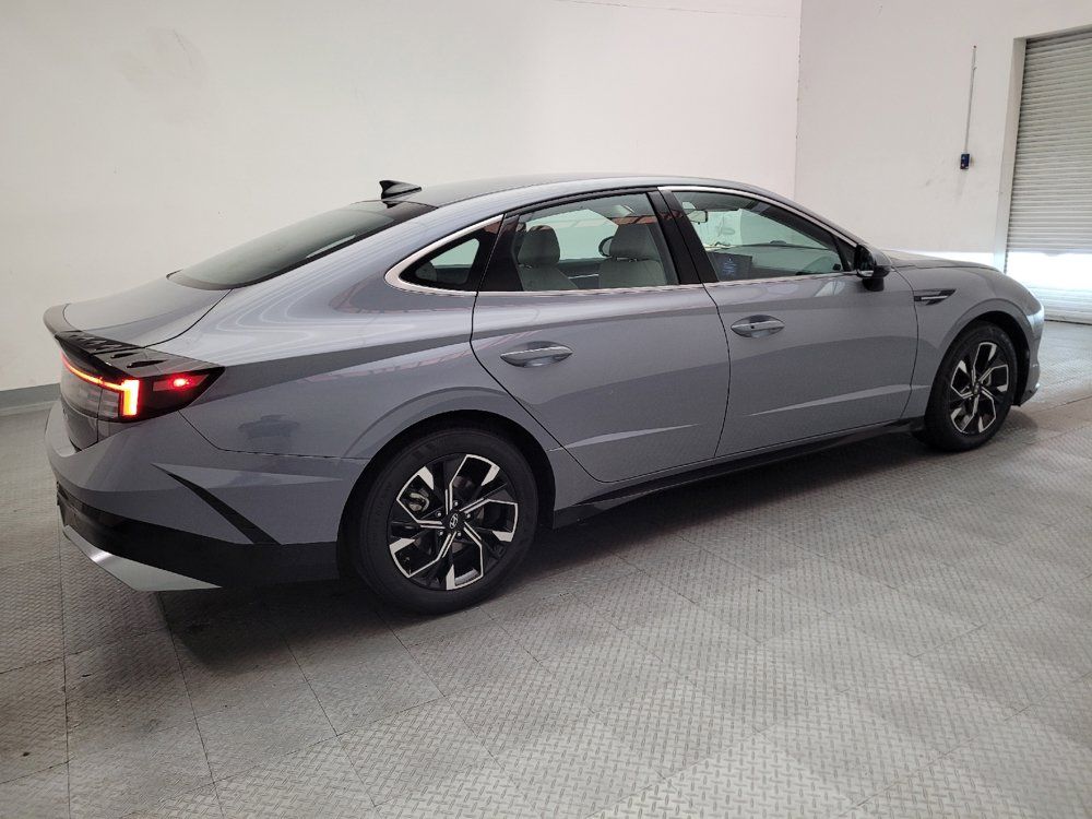 Used 2025 Hyundai Sonata SEL FWD image 10