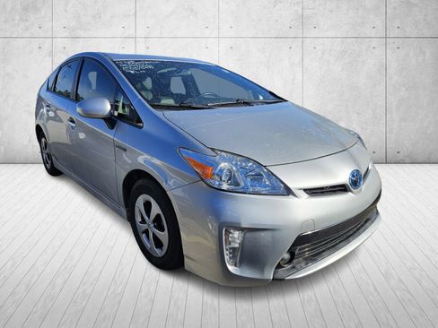 Used 2014 Toyota Prius Three image 1