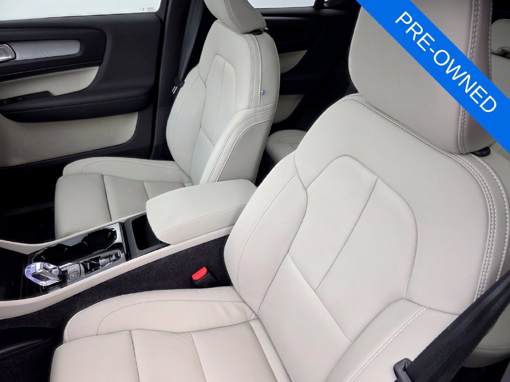 Used 2026 Volvo XC40 B4 Plus w/ Protection Package FWD image 11