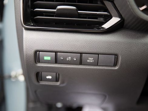 Used 2024 Nissan Sentra SR w/ SR Premium Package image 18