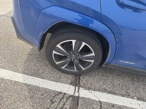 Used 2022 Lexus UX 250h 250h Base w/ Premium Package image 4