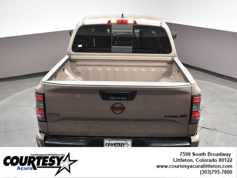 Used 2024 Nissan Frontier PRO-4X w/ Technology Package image 38