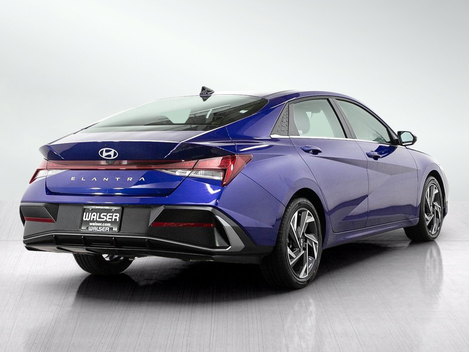 Used 2025 Hyundai Elantra SEL FWD image 5