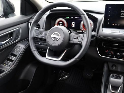 Certified 2024 Nissan Rogue Platinum w/ Platinum Premium Package image 27