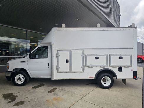 Used 2023 Ford E-350 and Econoline 350 Super Duty w/ Driver's Safety Package RWD image 2
