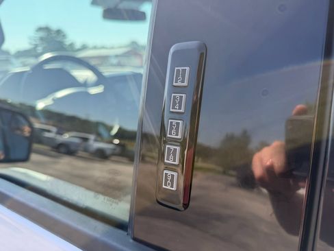 Used 2018 Ford F150 Lariat AWD/4WD image 17