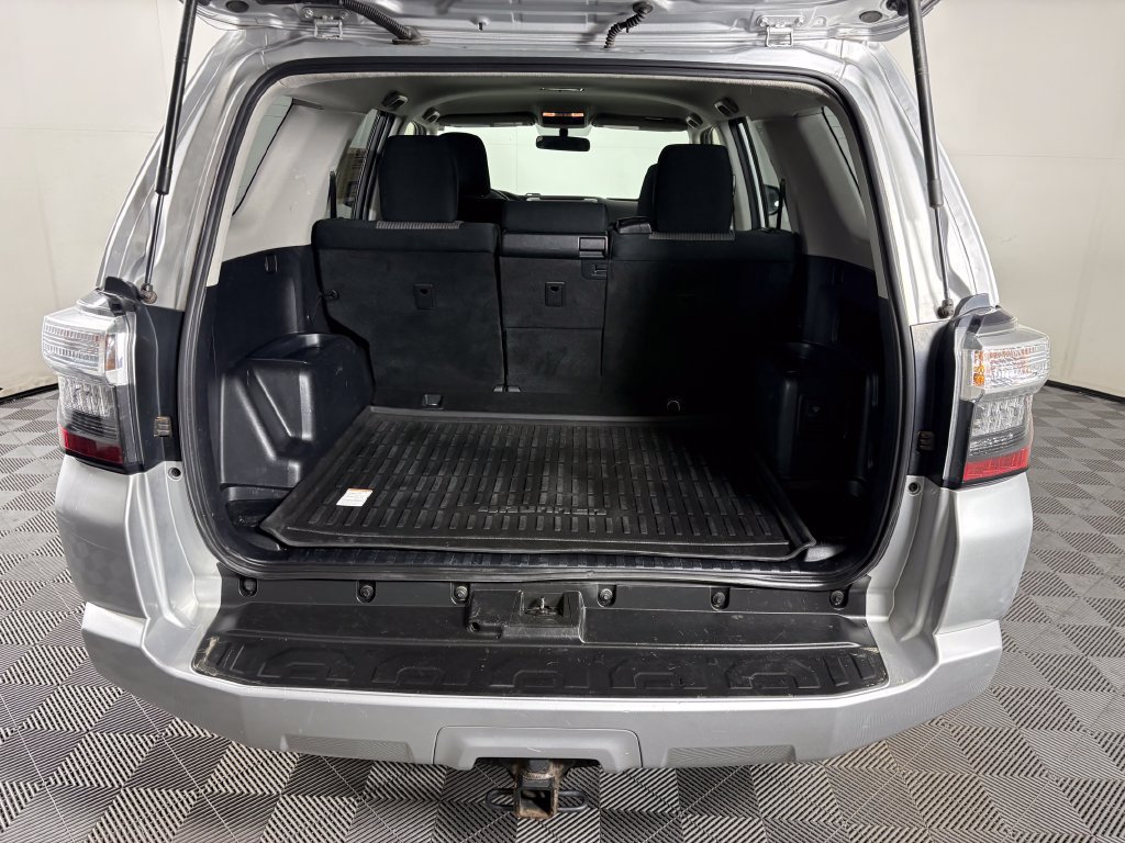 Used 2016 Toyota 4Runner SR5 AWD/4WD image 27