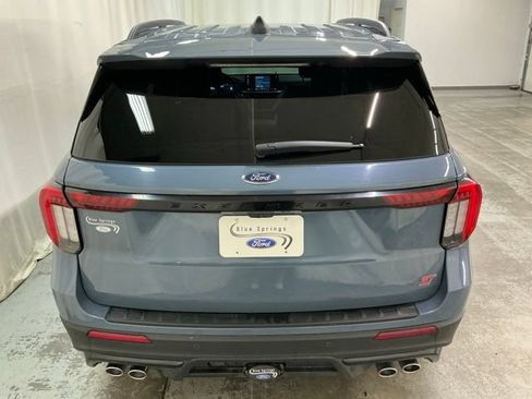 Used 2025 Ford Explorer ST AWD/4WD image 4