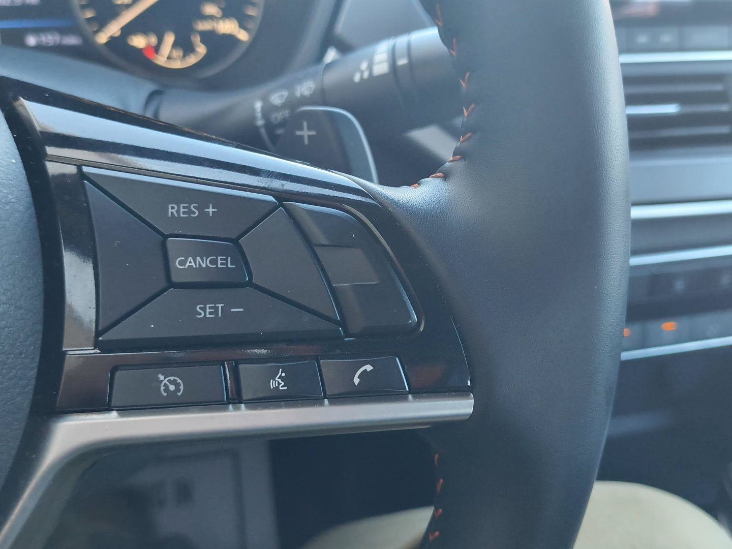Used 2025 Nissan Altima 2.5 SR FWD image 13