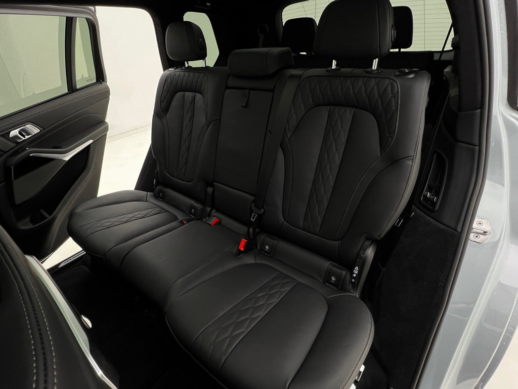 Certified 2025 BMW X7 M60i w/ Climate Comfort Package AWD/4WD image 15