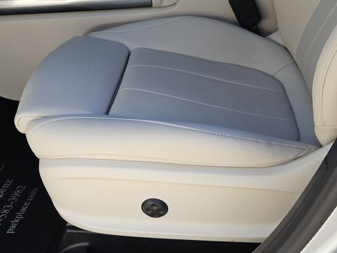 Used 2025 Mercedes-Benz GLA 250 image 25