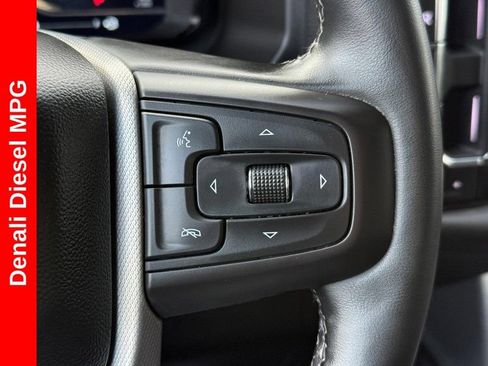 Used 2023 GMC Yukon XL Denali AWD/4WD image 22