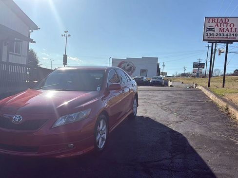 Used 2007 Toyota Camry SE FWD image 1