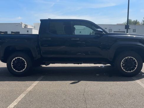 New 2026 Toyota Tacoma TRD Off-Road AWD/4WD image 9