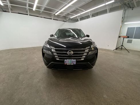 Used 2025 Nissan Rogue SV image 9