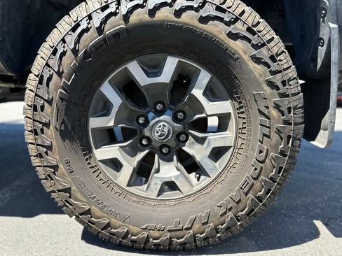 Used 2021 Toyota Tacoma TRD Off-Road AWD/4WD image 3