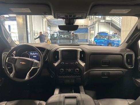 Used 2022 Chevrolet Silverado 1500 LTZ w/ LTZ Premium Package image 16