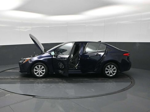 Used 2021 Toyota Corolla LE image 29