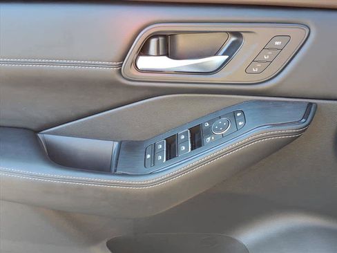 Certified 2023 Nissan Rogue SL w/ SL Premium Package image 18