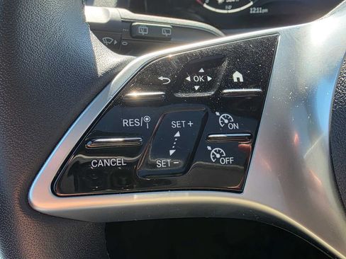 Used 2026 Mercedes-Benz GLB 250 4MATIC image 30
