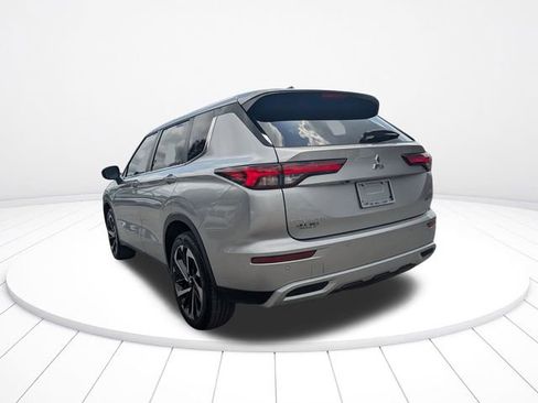 Used 2024 Mitsubishi Outlander SE image 5