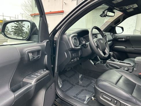 Certified 2021 Toyota Tacoma TRD Off-Road w/ TRD Premium Off Road Package image 9