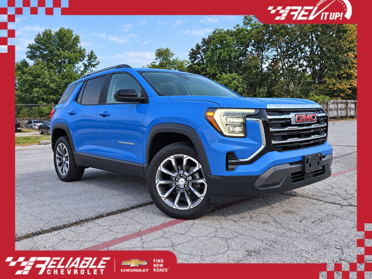 Used 2025 GMC Terrain Elevation w/ Elevation Premium Package FWD image 1