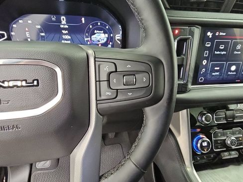 Used 2023 GMC Yukon XL Denali AWD/4WD image 28