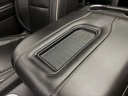 Used 2021 Chevrolet Suburban Premier AWD/4WD image 30