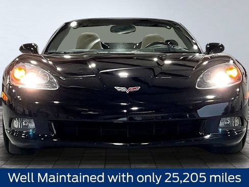 Used 2005 Chevrolet Corvette Convertible w/ Preferred Equipment Group RWD image 2
