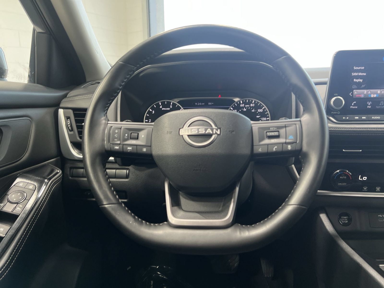 Used 2025 Nissan Rogue SV AWD/4WD image 20