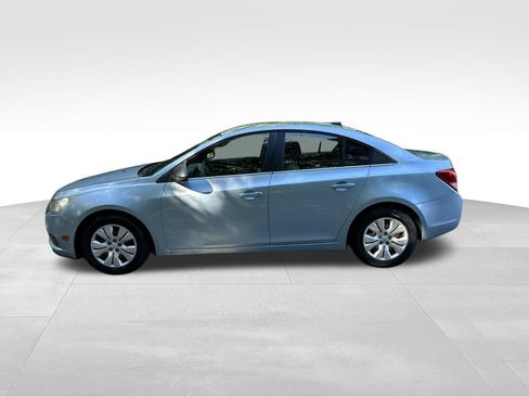 Used 2012 Chevrolet Cruze LS FWD image 2