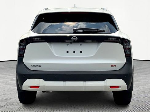 New 2025 Nissan Kicks SR image 4