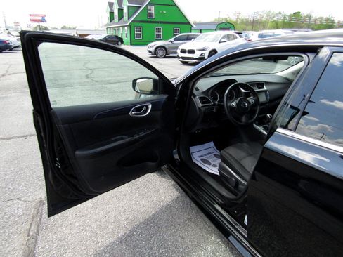 Used 2019 Nissan Sentra SR image 15