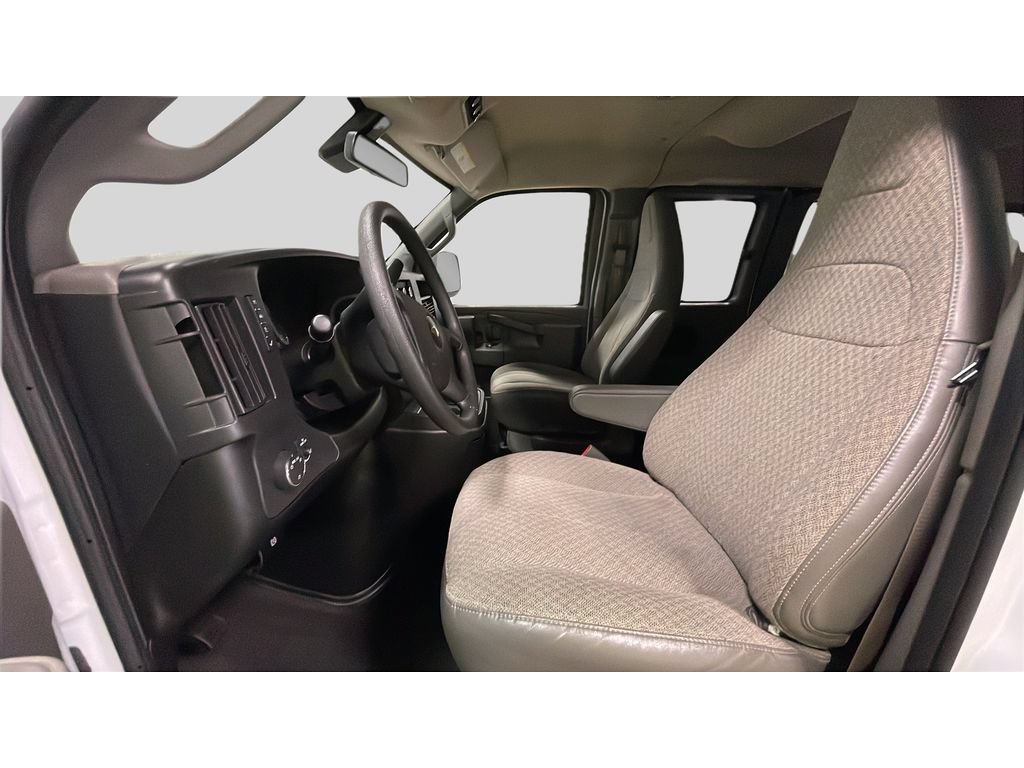 Used 2024 Chevrolet Express 3500 LT w/ LT Preferred Equipment Group RWD image 12