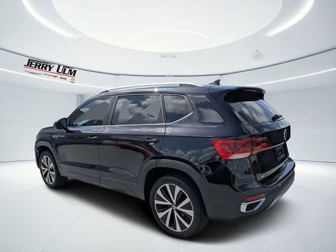 Used 2022 Volkswagen Taos SE FWD image 5
