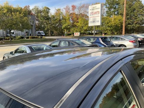 Used 2014 Toyota Prius C Two image 9