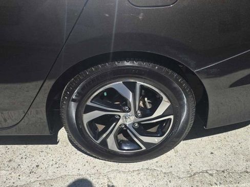 Used 2017 Honda Accord LX image 10